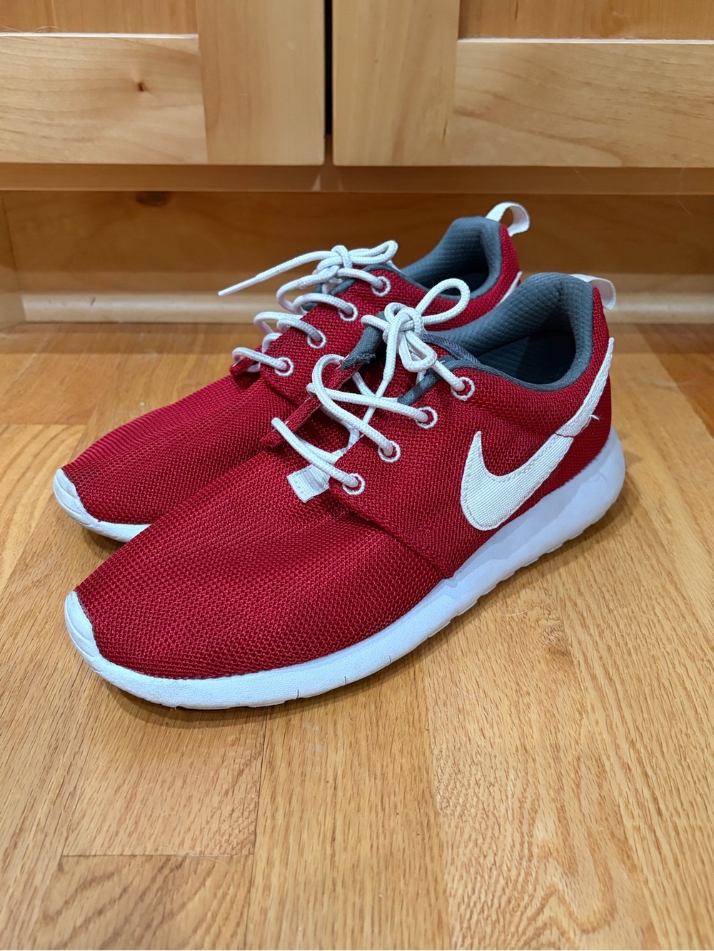 Nike Roshe one GS dark team Red running shoes sneakers youth 6 women’s 7.5